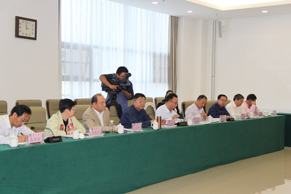 我院院長李文輝赴內蒙古調研工業(yè)經(jīng)濟轉型升級情況