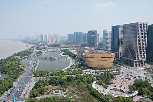 杭州高新區(qū)（濱江）加速駛?cè)氘a(chǎn)業(yè)“新藍(lán)海”